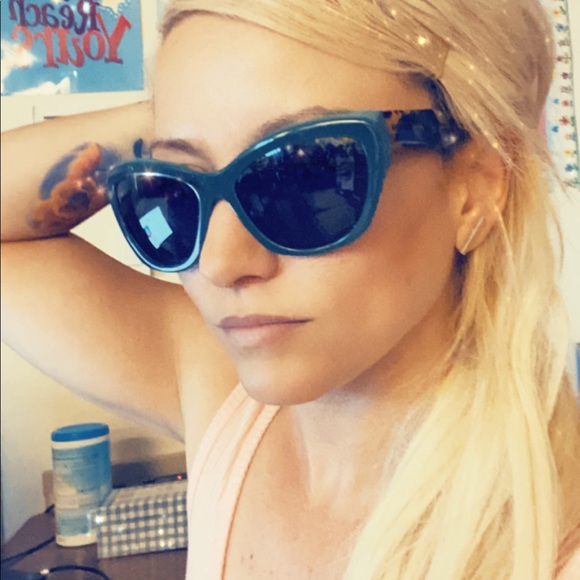 Prada Sunglasses - Picture 4 of 4